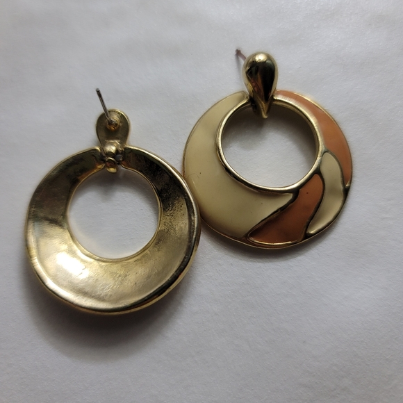 VINTAGE hoops!! So cool🤍😍 - Picture 3 of 3